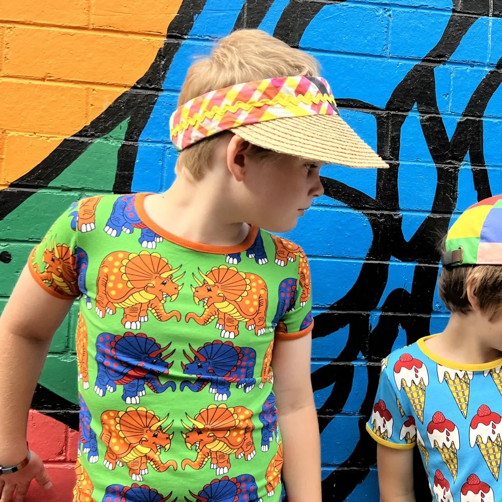 T-shirt with dinosaurs