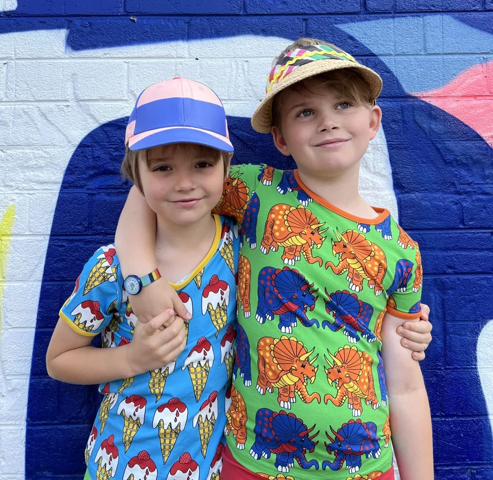 T-shirt with dinosaurs